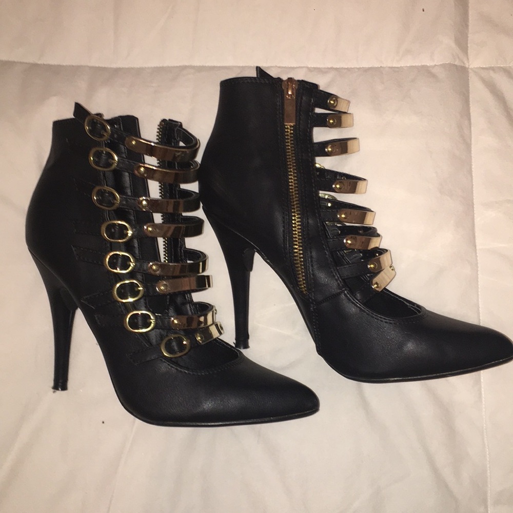 ANNE MICHELLE Booties